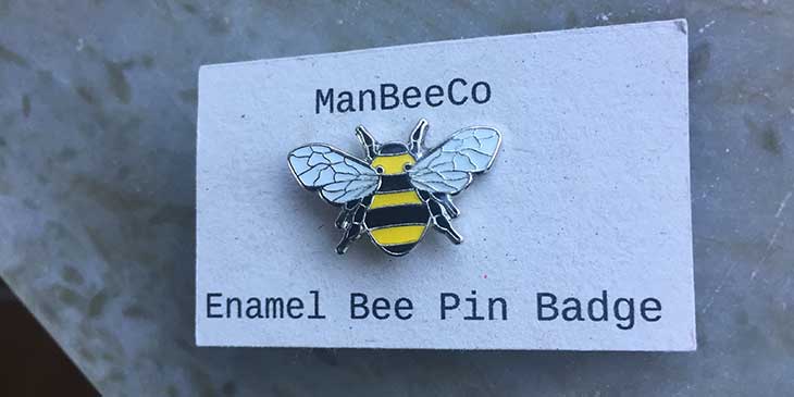 Bee in the city - pin